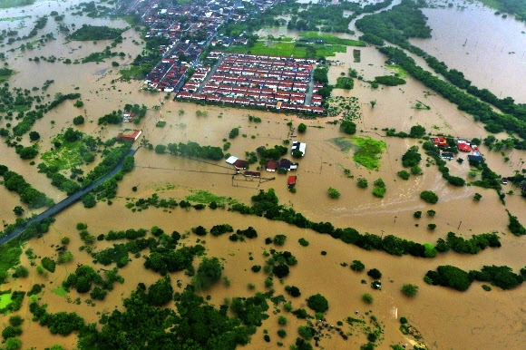 두 달 동안 쏟아진 폭우… 브라질 40만명 피해 