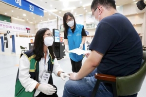 발달장애인 어려움 없도록… 백신 방문 접종 나선 성동