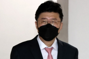 ‘윤중천 면담보고서 허위 작성 혐의’ 이규원 검사 기소