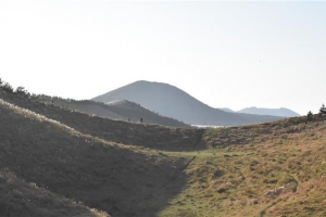 관광객 늘며 몸살 앓는 제주…오름도 쉬고 싶다