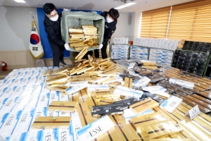 국내 최대 담배 밀수조직 일망타진…170억원 상당