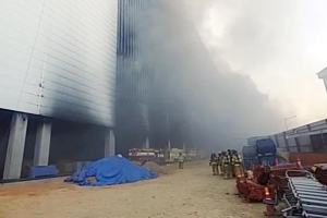 [속보] 평택 냉동창고 화재 현장서 소방관 3명 연락 두절