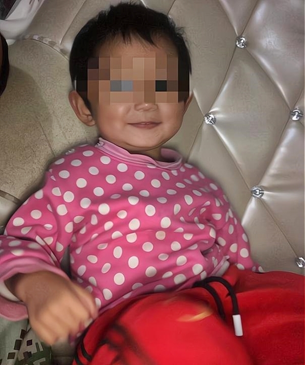 독성 강한 쥐약을 묻힌 사탕으로 2살 친조카를 살해하려 한 삼촌이 붙잡혔다./사진=웨이보