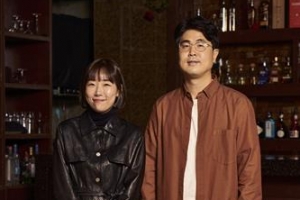 “핫한 분 찾으려 길거리 전단까지 돌렸죠”