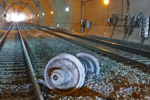 지난 5일 탈선한 KTX-산천 동일 열차 운행중단…바퀴 전부 교체