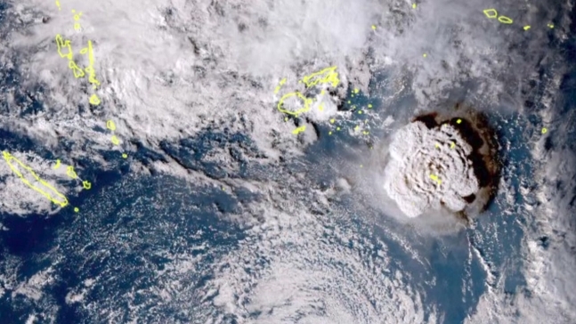 남태평양 섬나라 통가 인근 해저의 화산 분출로 미국 서부 해안 전체에 쓰나미 경보가 발령됐다. 미국 국립기상청(NWS) 제공