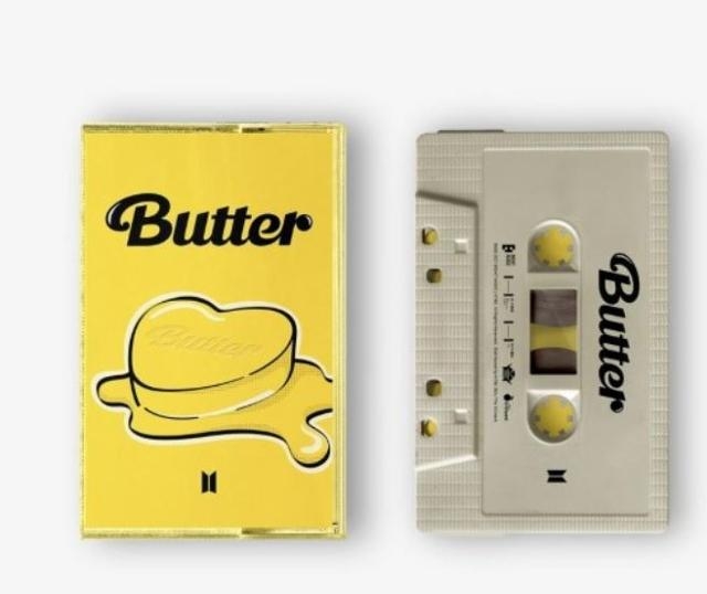 ‘버터’의 카세트테이프는 품질 불량으로 100% 환불 조치됐다. 위버스 숍 캡처