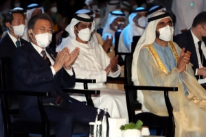 UAE 아부다비 국제공항 드론에 피습… 文, 왕세제와 정…