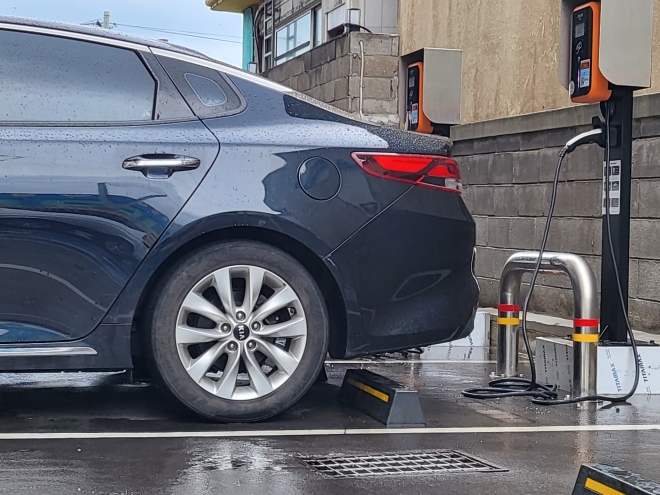 탄소중립 등 미래전략산업에 1937억원을 투입하는 제주도는 올해 전기차 등록대수 3만대 돌파를 예상하고 있다. 