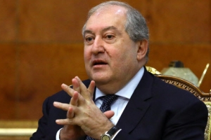 아르메니아 대통령, 7년 임기 절반 채우고 사임… ‘명예…