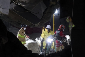 광주 붕괴사고 현장, 구조견 반응 지역 24시간 수색