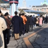 [서울포토]서울역 코로나19 임시 선별검사소 찾은 시민들