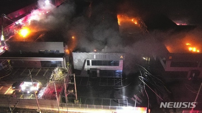 지난 5일 오후 7시36분쯤 경북 경산시 하양읍 대학리 공장에서 화재가 발생했다. 뉴시스