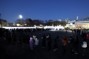 [속보] 전국 재택치료자 14만 6445명…어제보다 1만 7729명 늘어