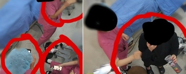 한 유명 성형외과 수술방 직원들이 가슴수술 환자를 마취 상태로 방치한 채 휴대폰을 만지고 과자를 먹고 있다. 검은 옷을 입은 직원은 수술복을 갖춰 입지 않은 수술방 외부 직원으로 알려졌다. 환자 제공