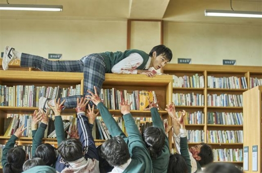 바이러스의 시대, 저럴 수도 있겠네… 낯익은 두려움에 사로잡혔다