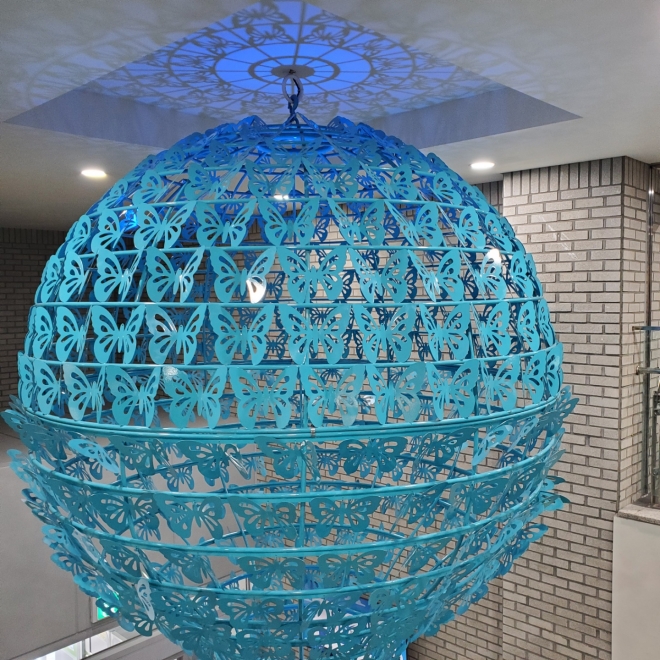 꿈의 비행이 LED조명으로 천장에 나타난 모습