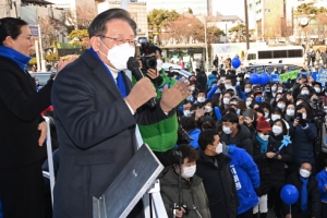 “취약지 들른 뒤 우세지 훑는다” 李, 저인망 유세로 부동층 잡기