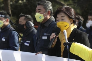 울산 간 심상정 “李 홀대·尹 혐오… 노동 없는 대선”