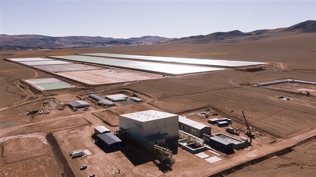 아르헨티나에 있는 포스코의 리튬 생산 공장 및 염수 저장시설 전경. 포스코 제공