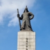 “대화 나서라” 광화문 이순신 동상 올라간 택배노조