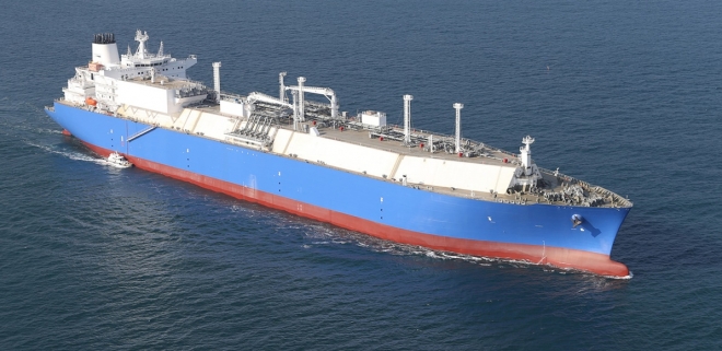 대우조선해양이 세계 최초로 건조한 이중연료 추진 LNG 운반선. 대우조선해양 제공