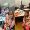 우크라 대사관에 꽃 꽂던 아이들…“반전 시위” 이유로 경찰 체포