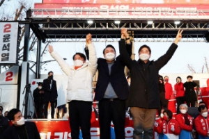 윤석열·안철수·이준석 ‘쓰리샷’…“정권교체 압도적 지지”