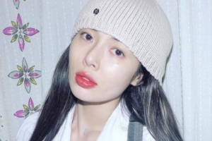 현아, 목에 보석 박았다…보기만 해도 아픈 피어싱