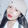 현아, 목에 보석 박았다…보기만 해도 아픈 피어싱