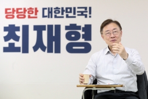 [속보] “최재형 국민의힘 후보, 서울 종로 재보궐 당선 유력”