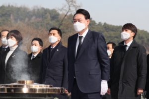 美요청에 尹·바이든 ‘초고속 통화’… 이르면 5월 첫 한미 정상회담