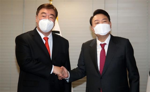 [속보] 윤석열 당선인 “한중관계, 더 발전할 것으로 확신”