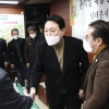 윤석열 당선인, 첫 행보로 시장 찾아 “중산층 튼튼해야 나라도 걱정 없어”