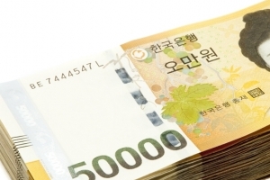 환율, 1240원 돌파…22개월만에 최고치