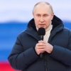 국가부도 위기 속 2천만원 명품 두른 푸틴, 전쟁 독려 연설