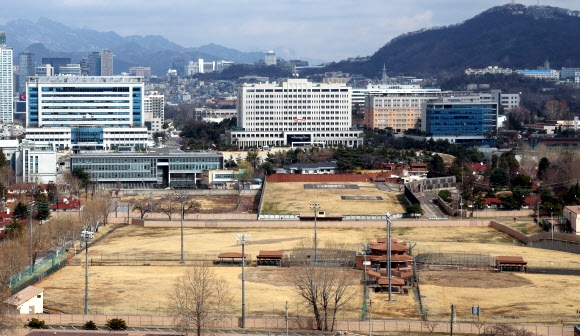 윤석열 대통령 당선인이 20일 대통령 집무실을 용산 국방부 청사로 이전하겠다고 발표했다. 사진은 국방부 청사의 모습. 연합뉴스 