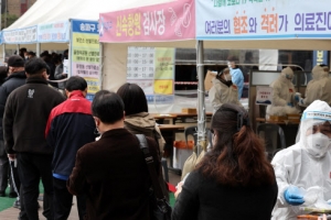 성급한 방역완화가 문제?…정부 “단편적으로 판단할 문제 아냐”