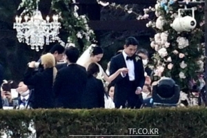 [속보]현빈♥손예진, 결혼식 ‘내부사진’ 공개
