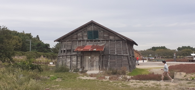 시흥 옛 소래염전 소금창고 모습. 경기도 제공