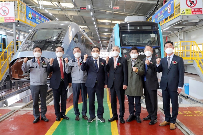 철도차량 제조업체 로만시스 창원공장 준공