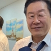 흑발로 염색한 이재명 근황 공개…활동재개 준비하나