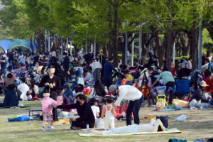 들뜬 자영업자들 “매출 벌써 올라요”