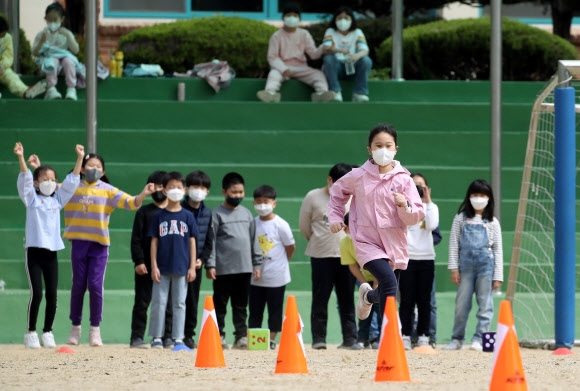 입학 3년 만의 첫 운동회예요 