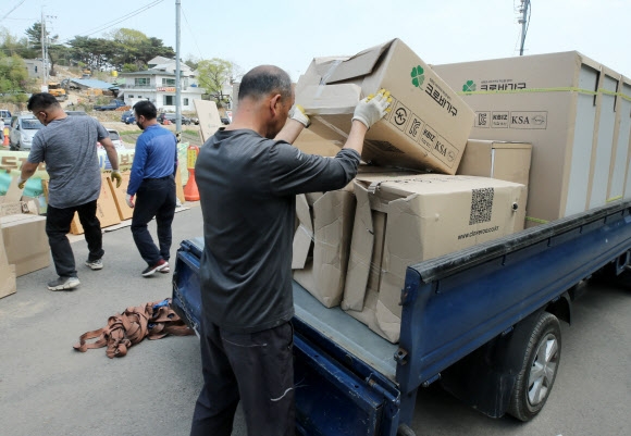 文대통령 양산 사저 ‘지금 이사 중’