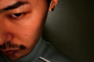 지드래곤, 콧수염 길렀다…충격 비주얼