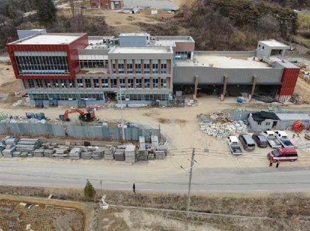 5월 준공을 앞두고 마무리 공사가 한창인 청송소방서. 경북소방본부 제공