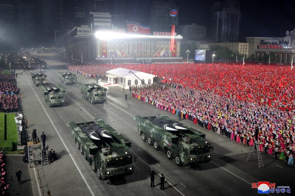 북한, ‘조선인민혁명군 창건 90주년’ 열병식 개최