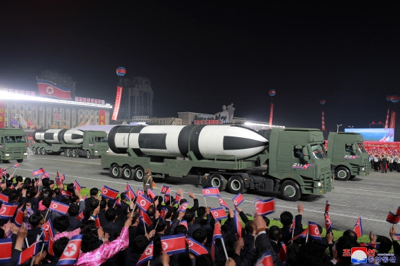 북한, ‘조선인민혁명군 창건 90주년’ 열병식 개최