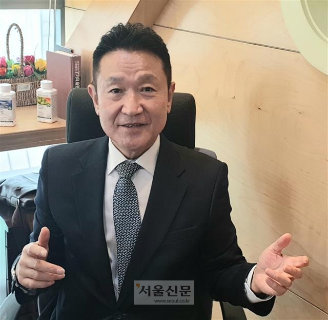 최영준 초대 이사장